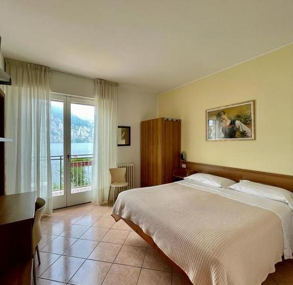 Номер Стандарт Вид на Озеро, Baitone   Nature Village