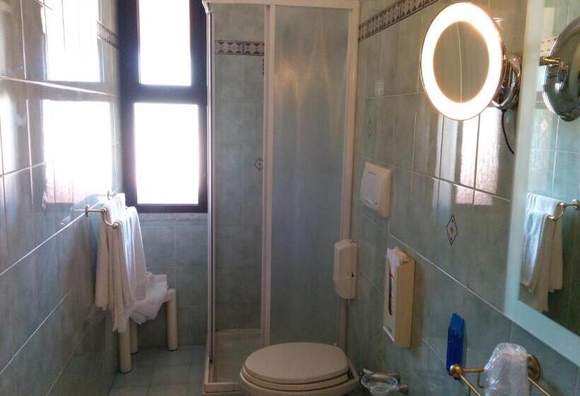 اتاق استاندارد چهارنفره با بالکن, Blu Marlin