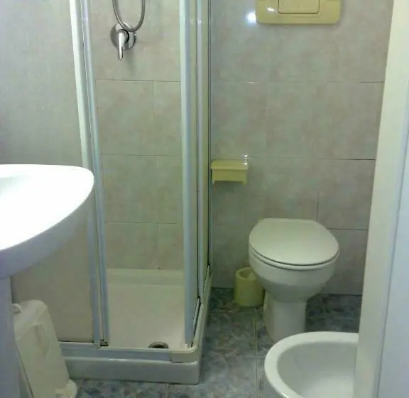 Standard-huone, Bruna