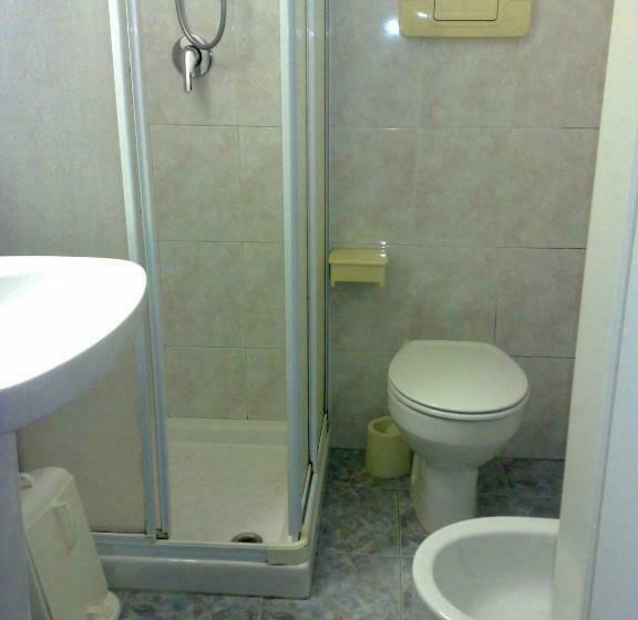 标准三人间, Bruna