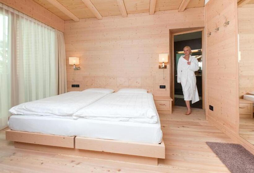 חדר סטנדרט לשלושה עם מרפסת, Cavallino