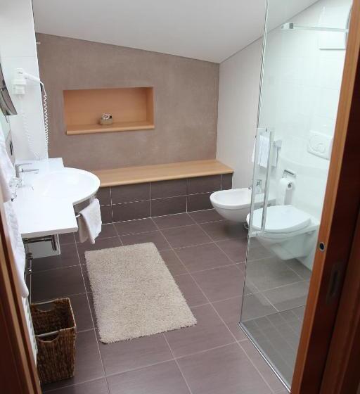 חדר לארבעה סטנדרטי עם מרפסת, Cavallino