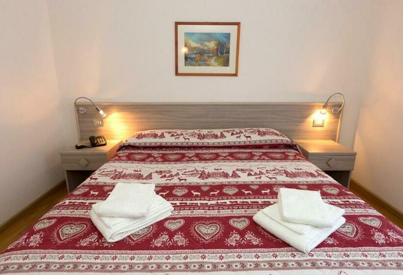 غرفة قياسية رباعية, Cima Tosa