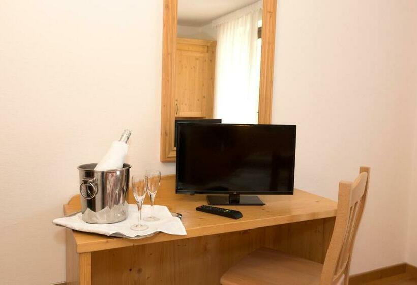 غرفة قياسية رباعية, Cima Tosa