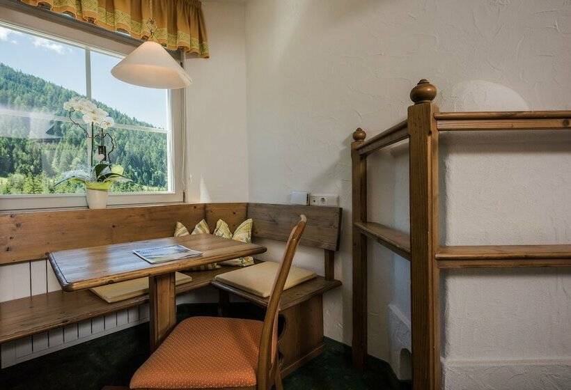 Номер Стандарт, Erika