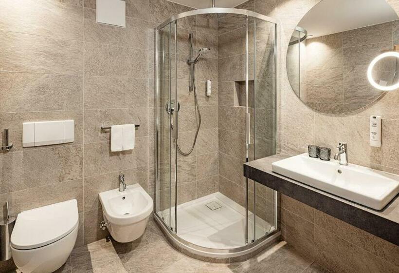 Номер Стандарт, Erika