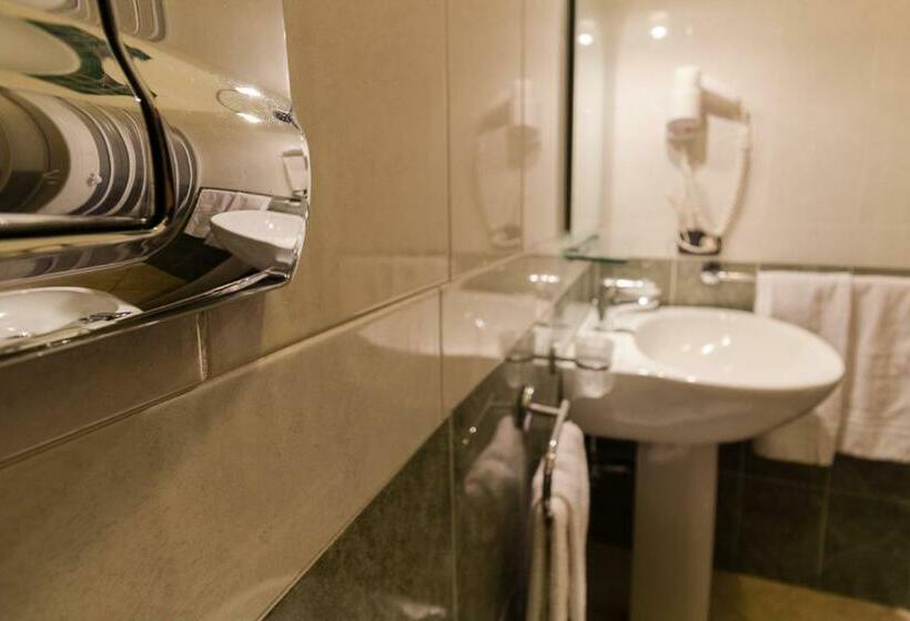 标准单人间, Il Conte Dell'etna