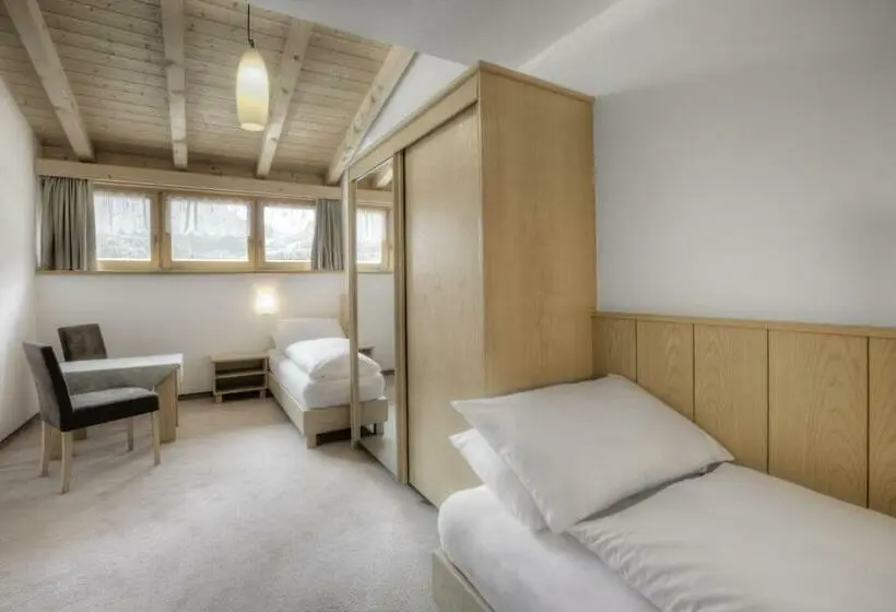 Standard Yhden Hengen Huone, La Tambra