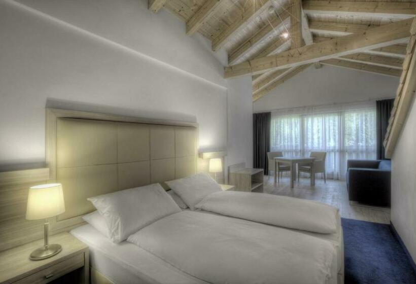 ジュニアスイート, La Tambra