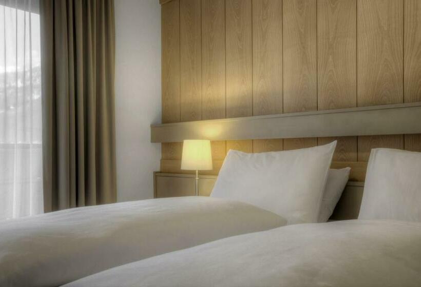 スタンダードルーム, La Tambra