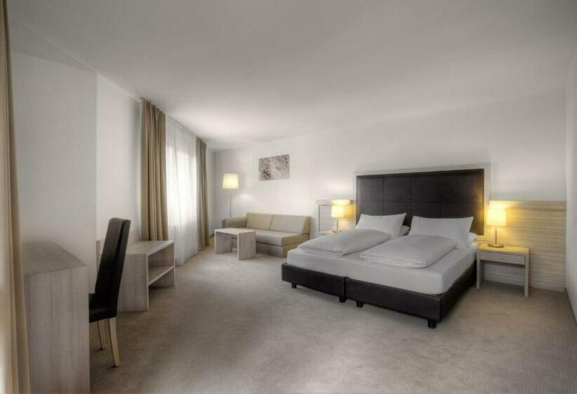 スーペリアールーム, La Tambra