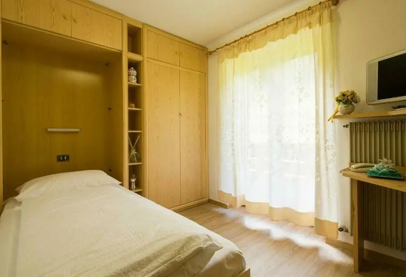 Standard Yhden Hengen Huone, Pensione Erica