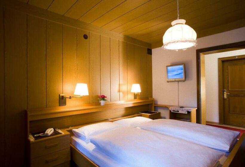 Номер Стандарт, Pensione Erica