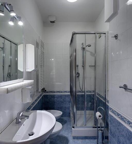 Quarto Standard Casa de Banho Partilhada, Guerrato