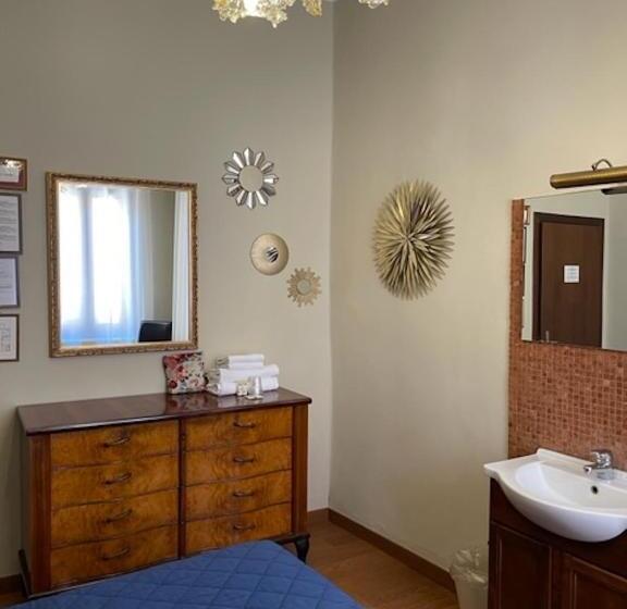Quarto Standard Casa de Banho Partilhada, Guerrato