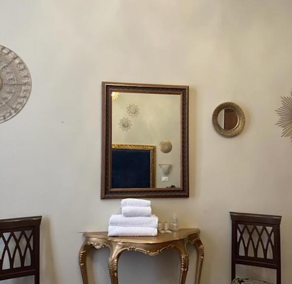 Quarto Standard Casa de Banho Partilhada, Guerrato