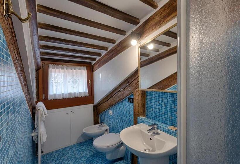 Quarto Ático, Guerrato