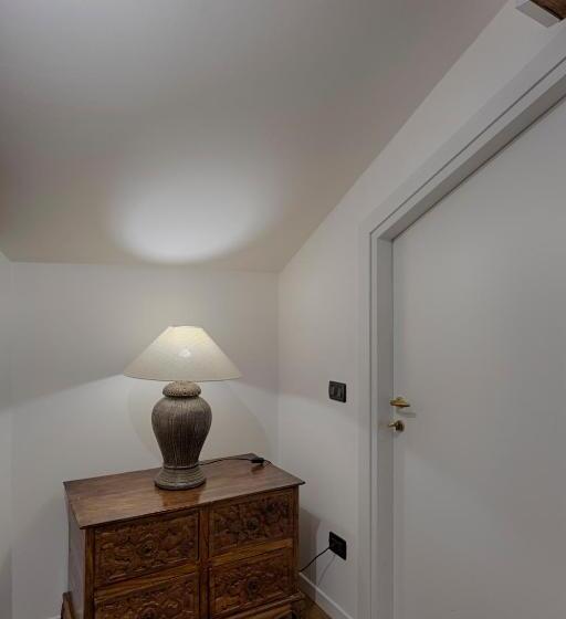 Quarto Ático, Guerrato