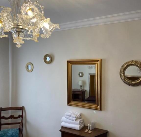 Quarto Standard Casa de Banho Partilhada, Guerrato