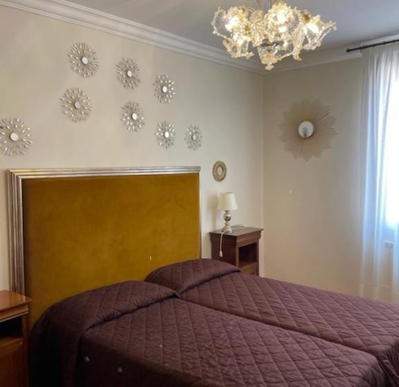 Quarto Standard Casa de Banho Partilhada, Guerrato