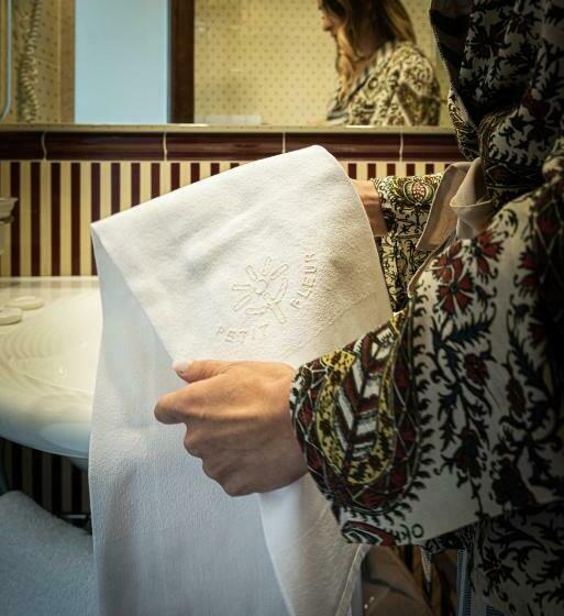 수피리어 룸, Petite Fleur