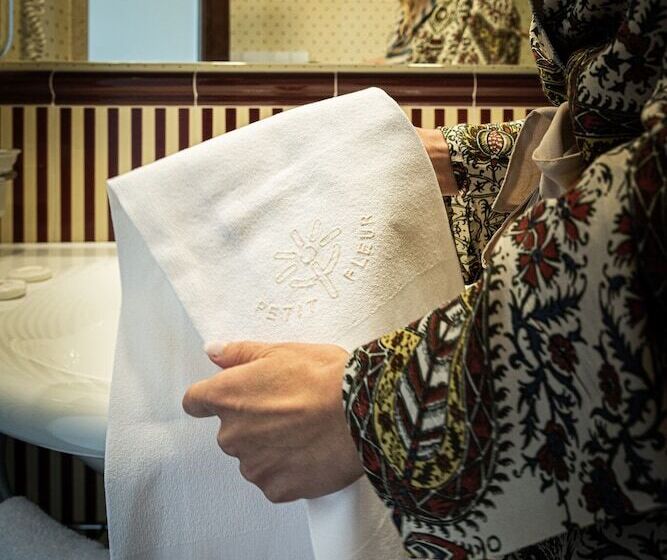 اتاق سوپریور, Petite Fleur