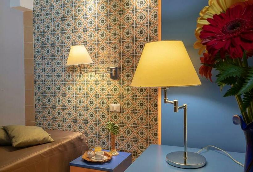 غرفة قياسية فردية مزودة بشُرفة, Riva Del Sole