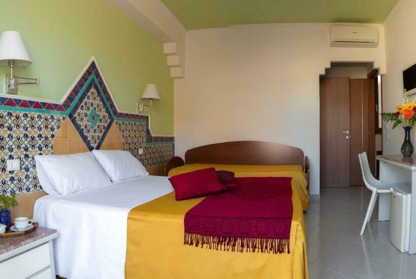 غرفة قياسية مزوَّدة بشُرفة, Riva Del Sole