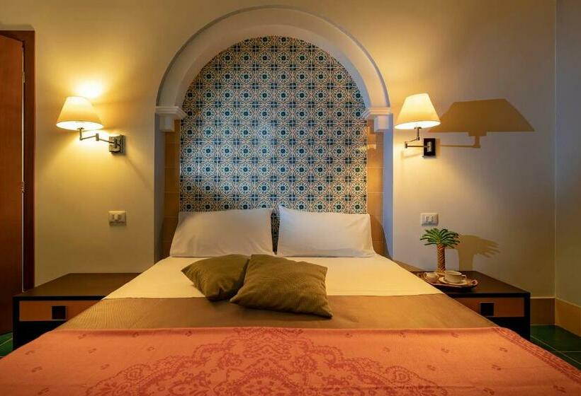 غرفة قياسية, Riva Del Sole