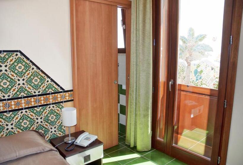 غرفة إقتصادية فردية, Riva Del Sole