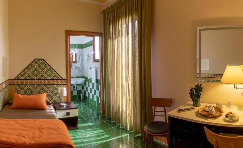 غرفة إقتصادية فردية, Riva Del Sole