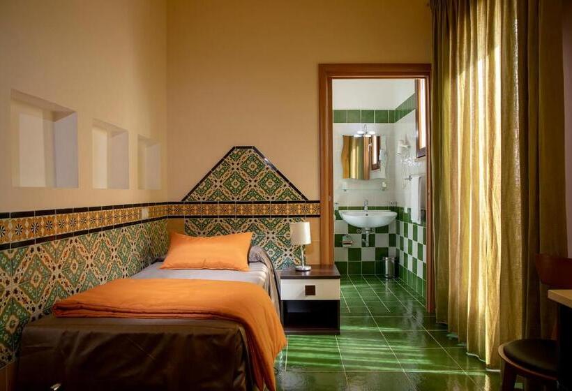 غرفة إقتصادية فردية, Riva Del Sole