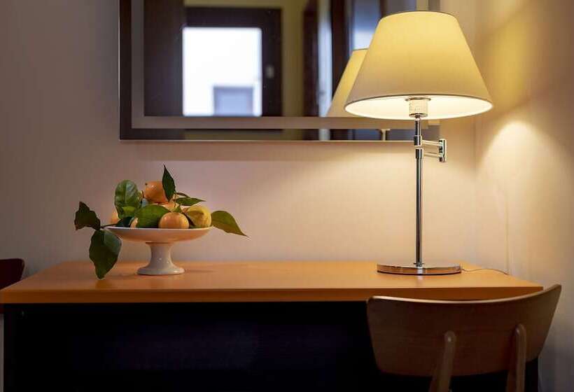 غرفة قياسية, Riva Del Sole