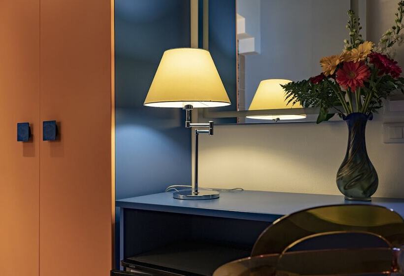 غرفة قياسية فردية مزودة بشُرفة, Riva Del Sole