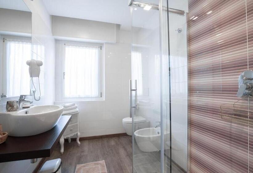 带露台的标准房间, Rolly