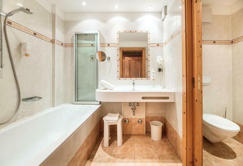 اتاق سوپریور چهار تخته, Scherlin