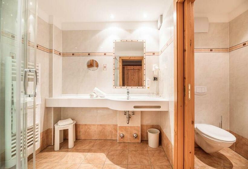 اتاق سوپریور, Scherlin