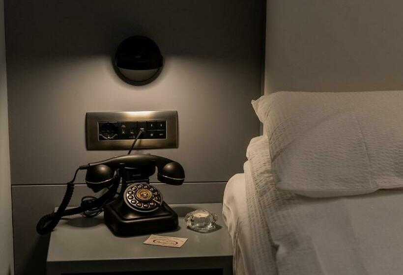 חדר סטנדרט לשלושה, Shangrila