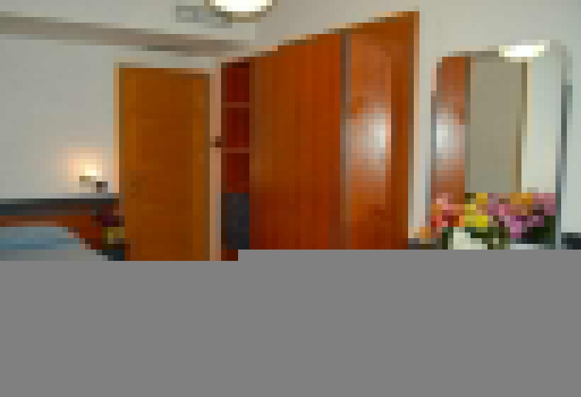 חדר סטנדרט, Tassoni