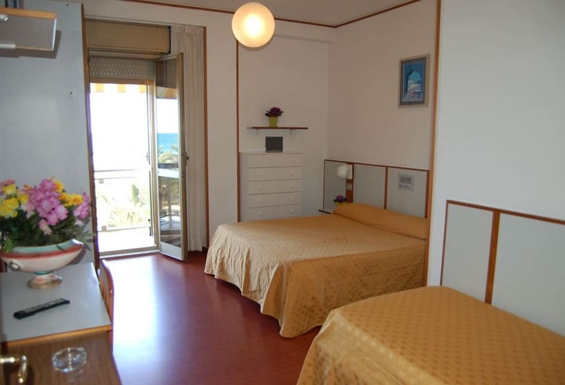 חדר סטנדרט לשלושה, Tassoni