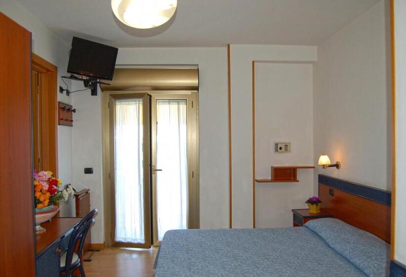 חדר סטנדרט, Tassoni