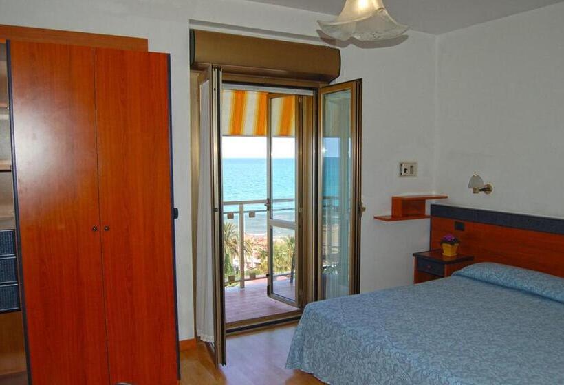 חדר סטנדרט, Tassoni