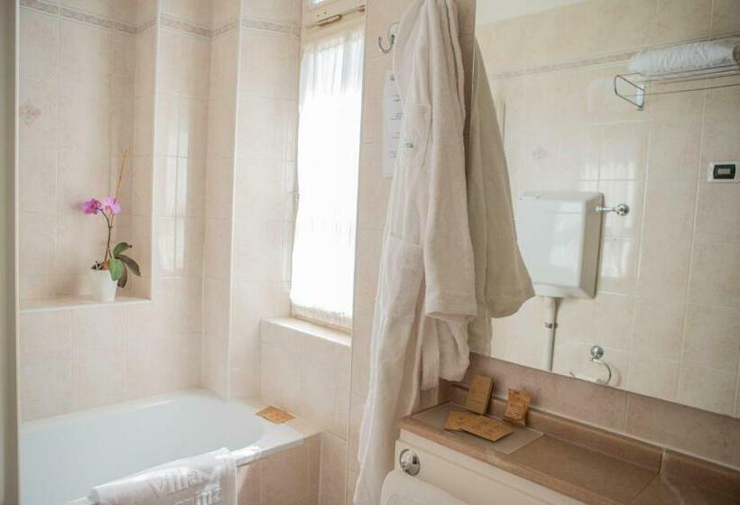 标准三人间, Villa Imperina