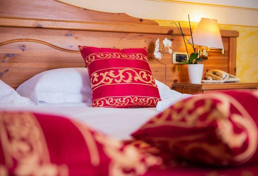 标准三人间, Villa Imperina