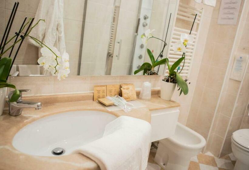 标准三人间, Villa Imperina