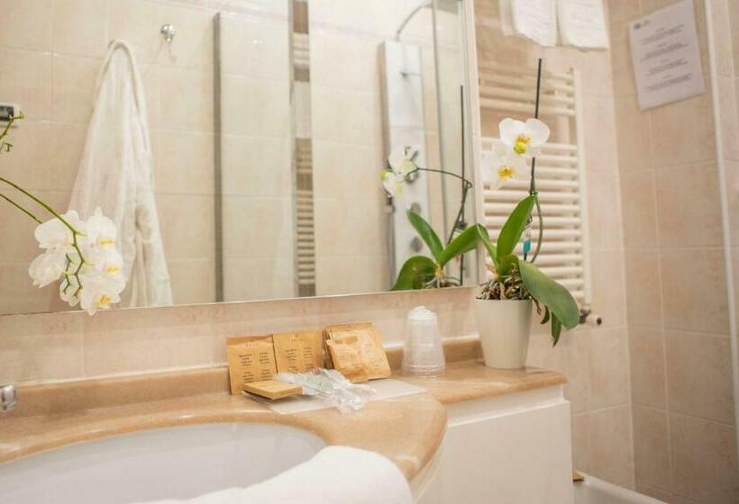 标准三人间, Villa Imperina