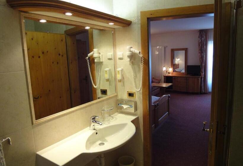 Comfort room with balcony, Zum Wolf