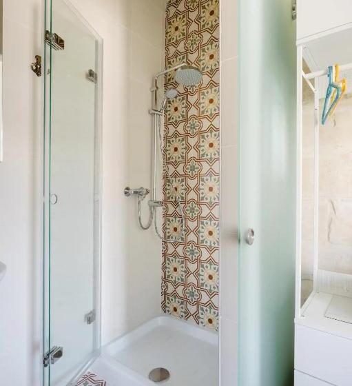 اتاق استاندارد, Gallo House