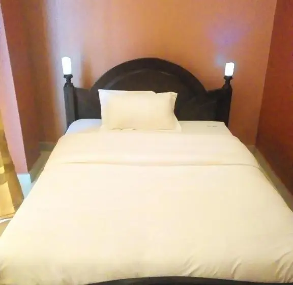 اتاق اکونومی یک تخته, Suzie Hotel Uganda Old Kampala