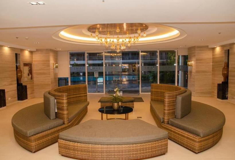 1 Sovrums Lägenhet med Balkong, Cozy Condo Home Along Edsa With A City View